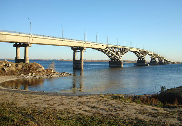 جسر ساراتوف