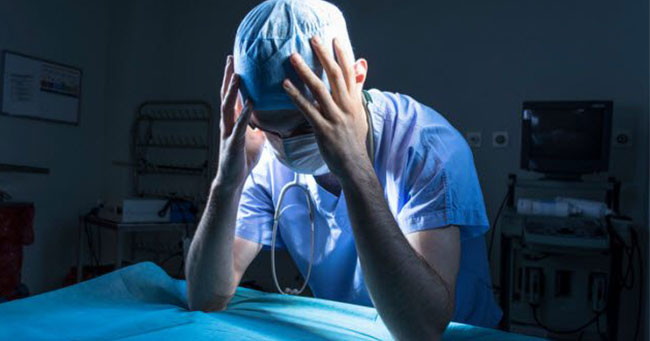 10 أخطاء كارثية حدثت أثناء الجراحة