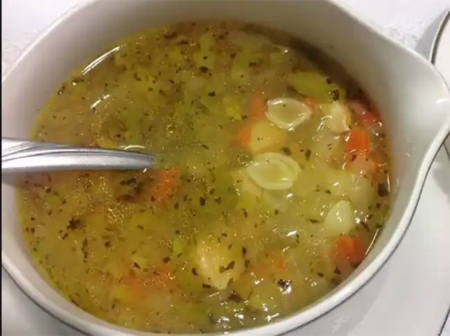 شرب الحساء قبل تناول الطعام